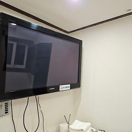8 Hotel Seoul Bagian luar foto