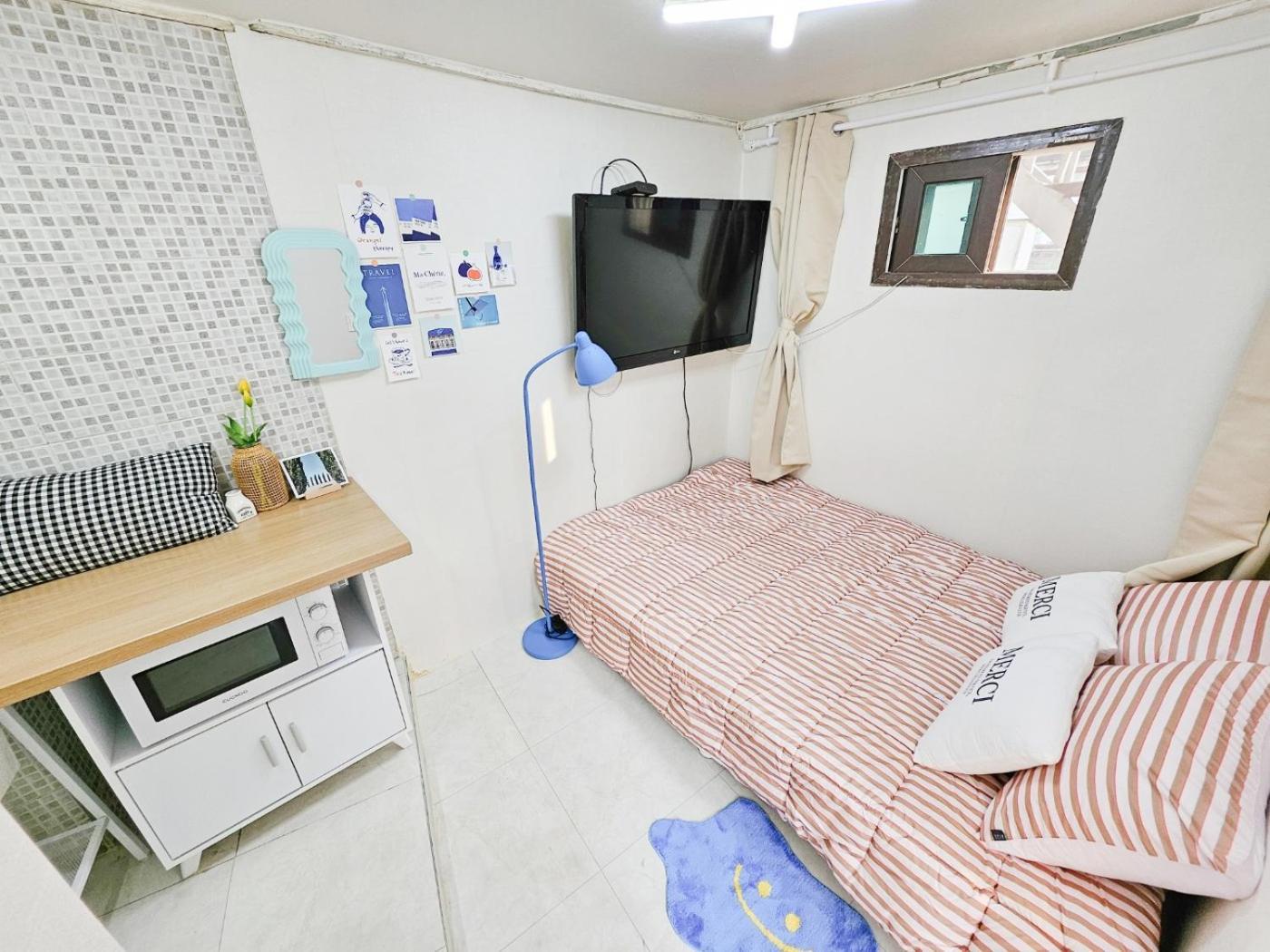 8 Hotel Seoul Bagian luar foto