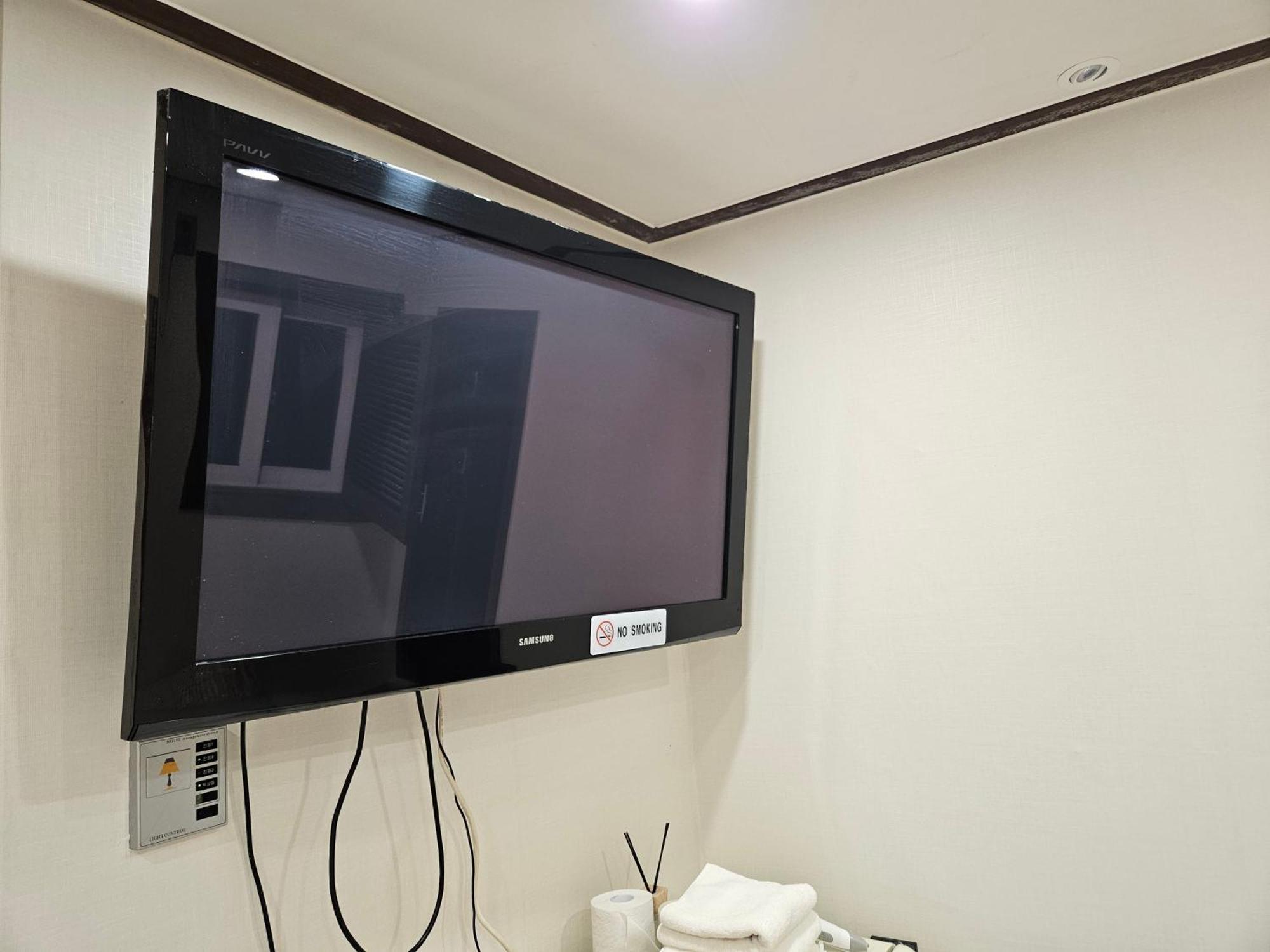 8 Hotel Seoul Bagian luar foto