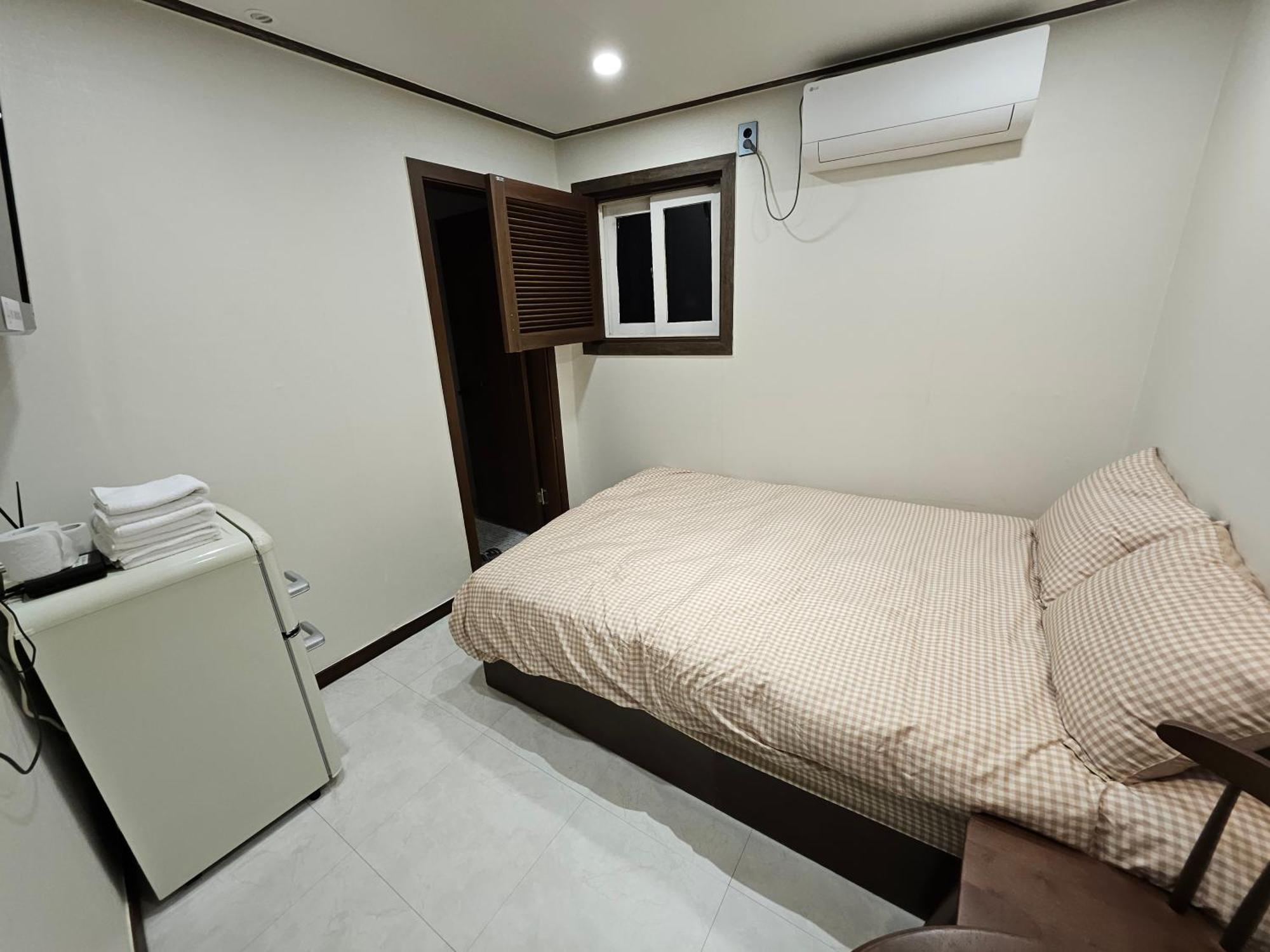 8 Hotel Seoul Bagian luar foto