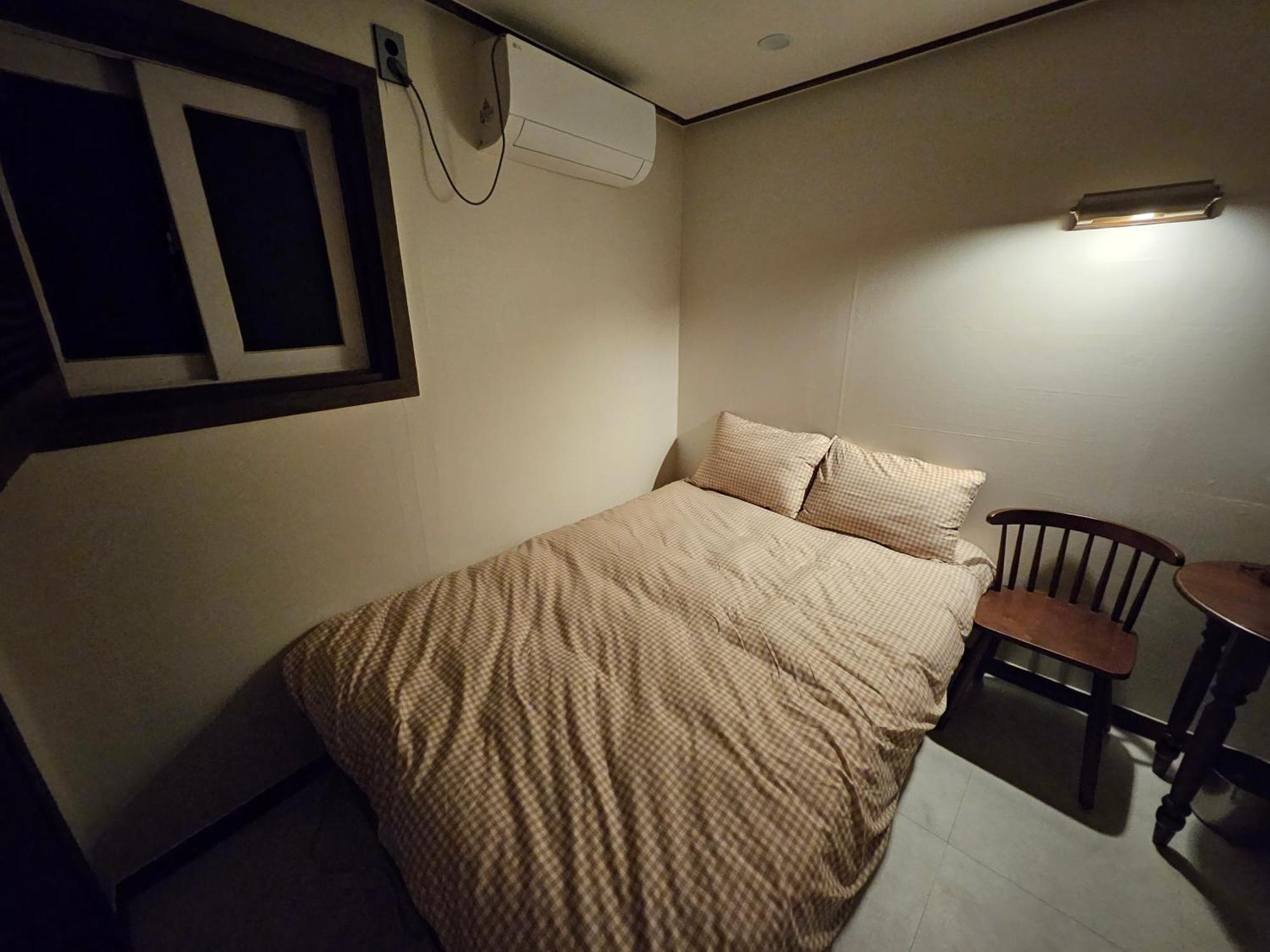 8 Hotel Seoul Bagian luar foto