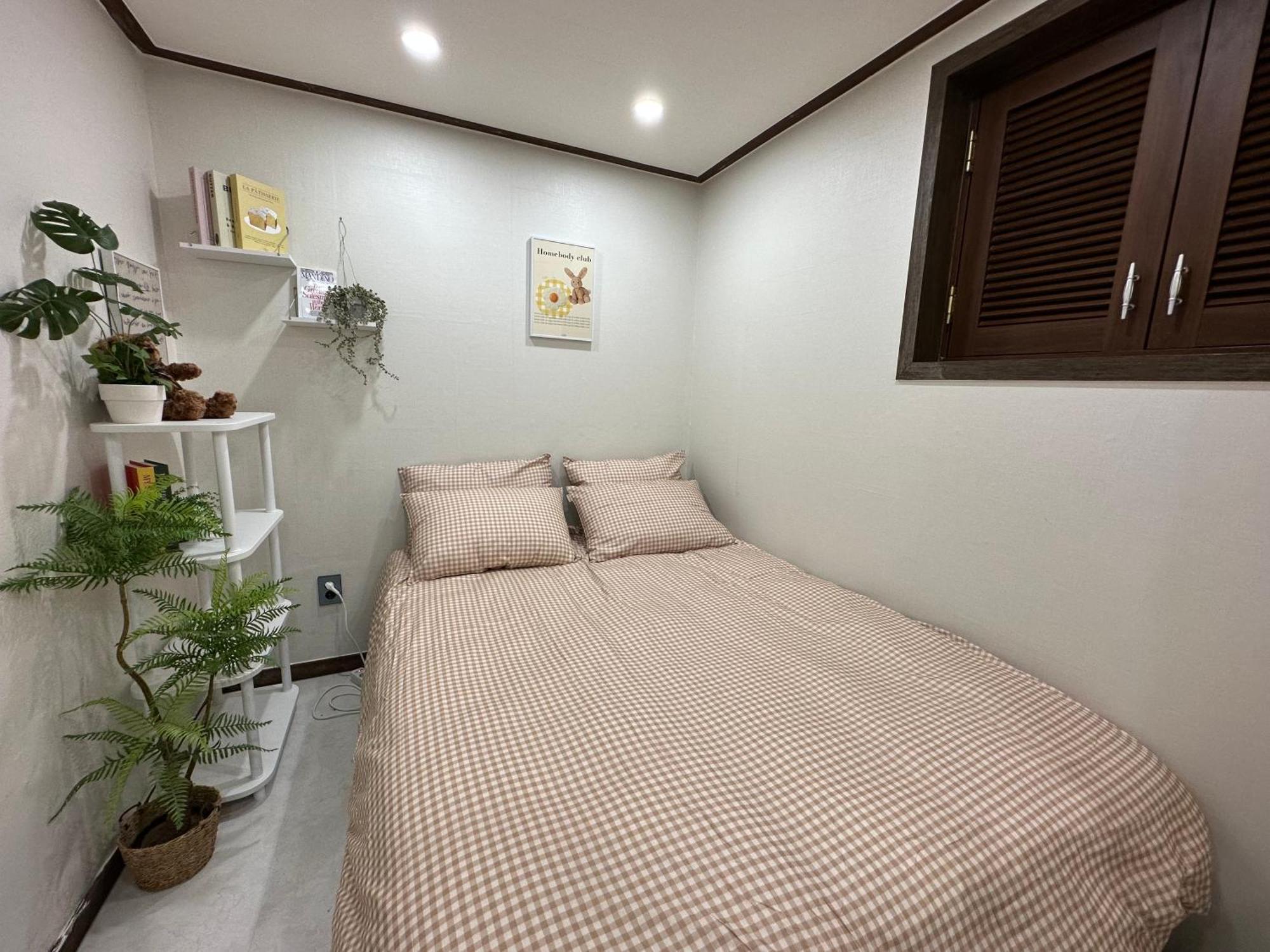 8 Hotel Seoul Bagian luar foto