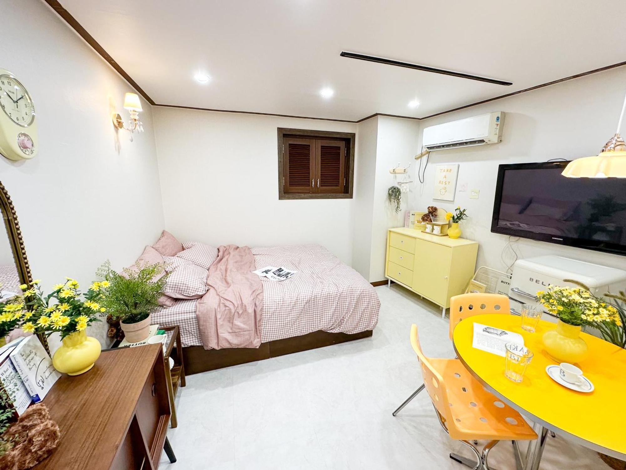 8 Hotel Seoul Bagian luar foto