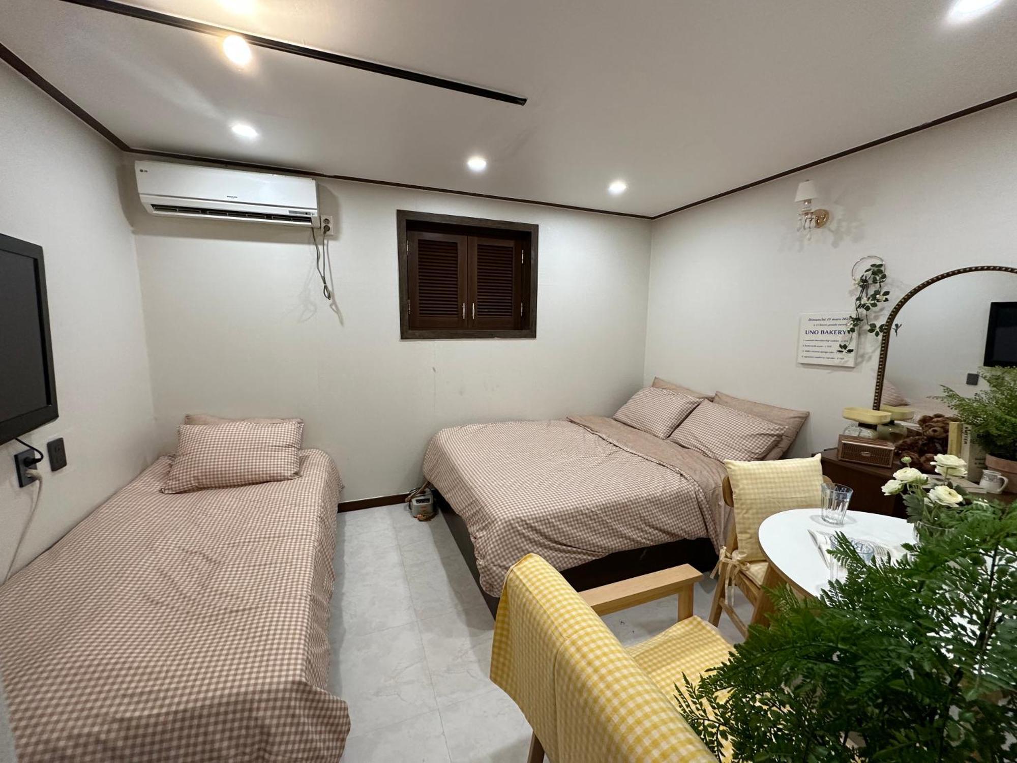 8 Hotel Seoul Bagian luar foto
